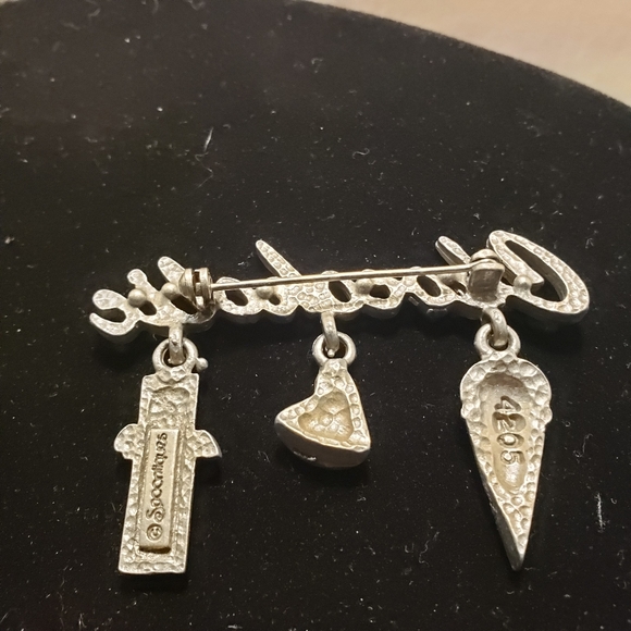 Adorable vintage Spoontiques ©️ Pewter Chocolate Lovers Pin with Dangles. - Picture 3 of 5